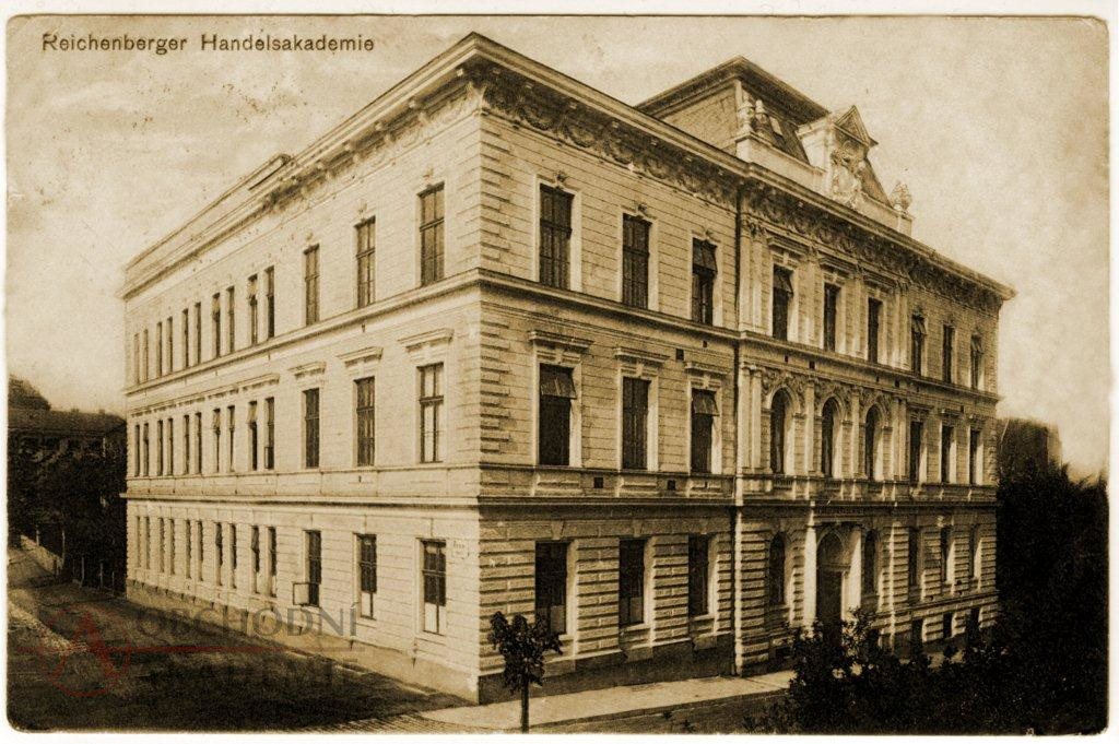 Historický snímek budovy školy - Reichenberger Handelsakademie